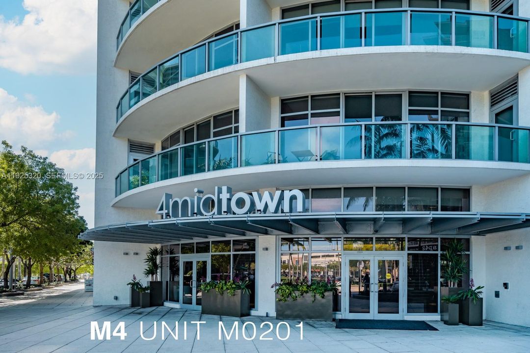 For Rent: $2,950 (0 beds, 1 baths, 808 Square Feet)