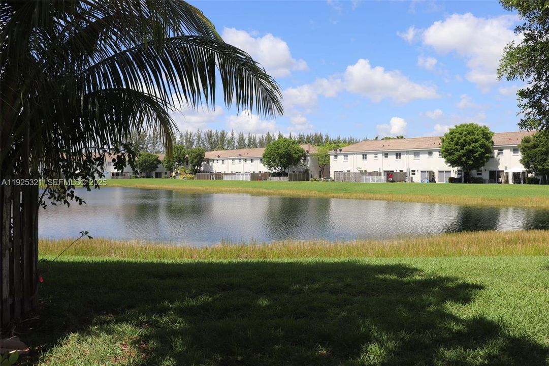 For Rent: $1,900 (2 beds, 2 baths, 1166 Square Feet)