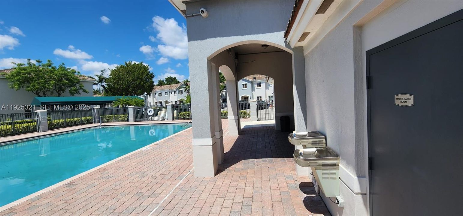 For Rent: $1,900 (2 beds, 2 baths, 1166 Square Feet)