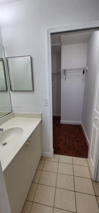 For Rent: $1,900 (2 beds, 2 baths, 1166 Square Feet)
