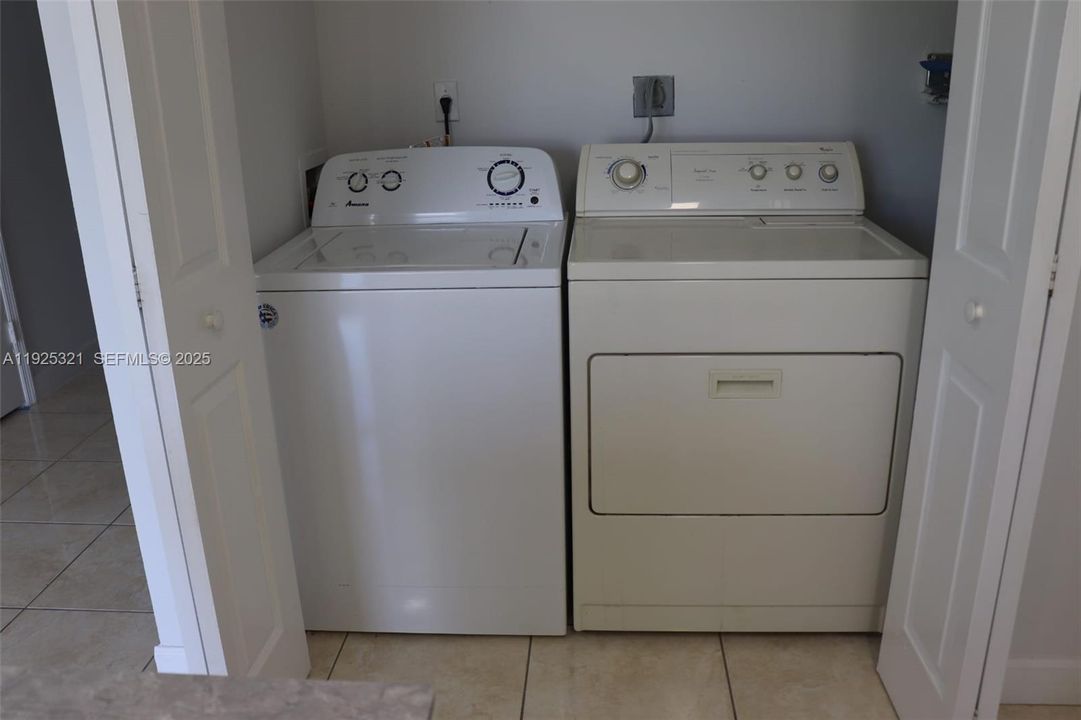 For Rent: $1,900 (2 beds, 2 baths, 1166 Square Feet)