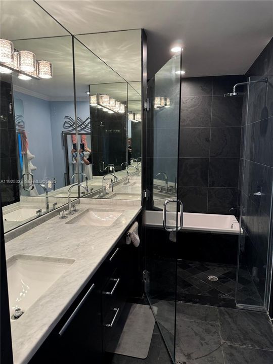 出租: $4,500 (1 贝兹, 1 浴室, 938 平方英尺)