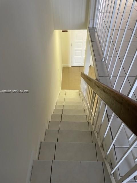 出租: $3,000 (3 贝兹, 2 浴室, 1500 平方英尺)