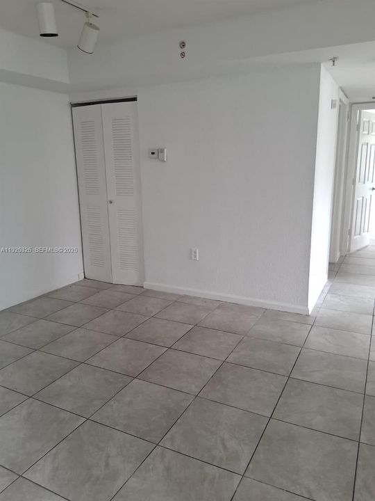 For Rent: $1,950 (3 beds, 2 baths, 1126 Square Feet)