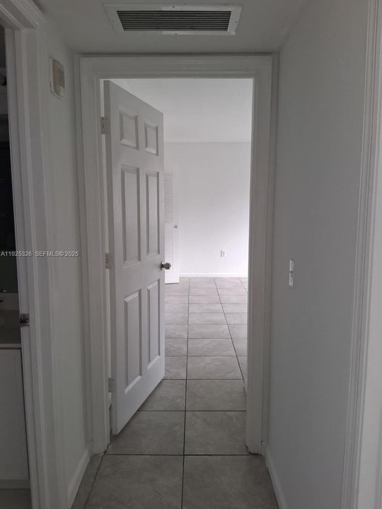 For Rent: $1,950 (3 beds, 2 baths, 1126 Square Feet)