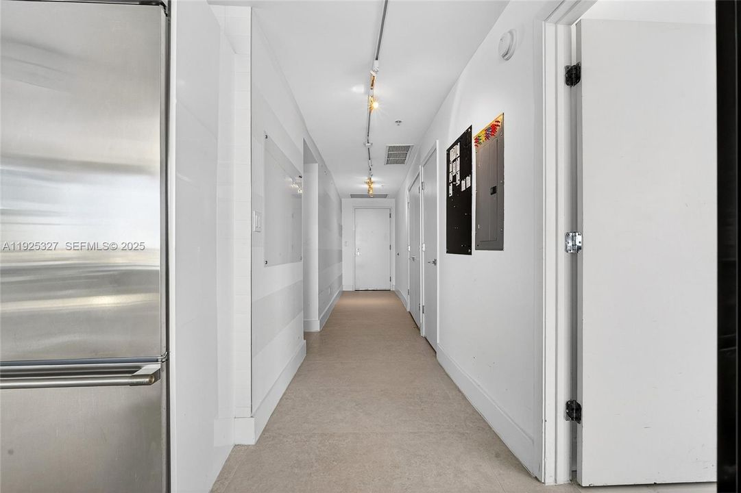 For Sale: $774,900 (2 beds, 2 baths, 1449 Square Feet)