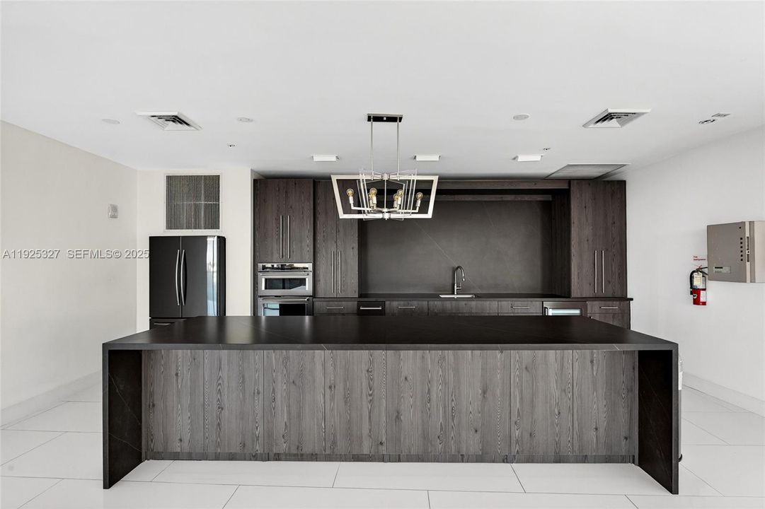 For Sale: $774,900 (2 beds, 2 baths, 1449 Square Feet)