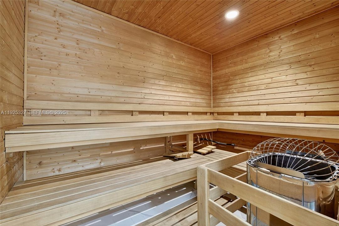 For Sale: $774,900 (2 beds, 2 baths, 1449 Square Feet)