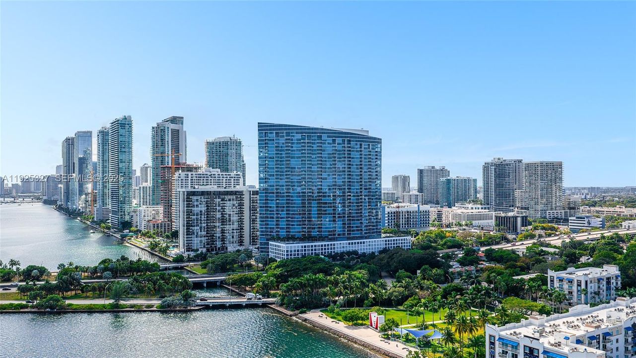 For Sale: $774,900 (2 beds, 2 baths, 1449 Square Feet)