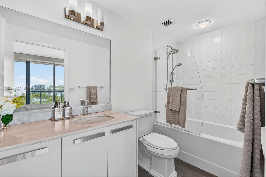 For Sale: $774,900 (2 beds, 2 baths, 1449 Square Feet)