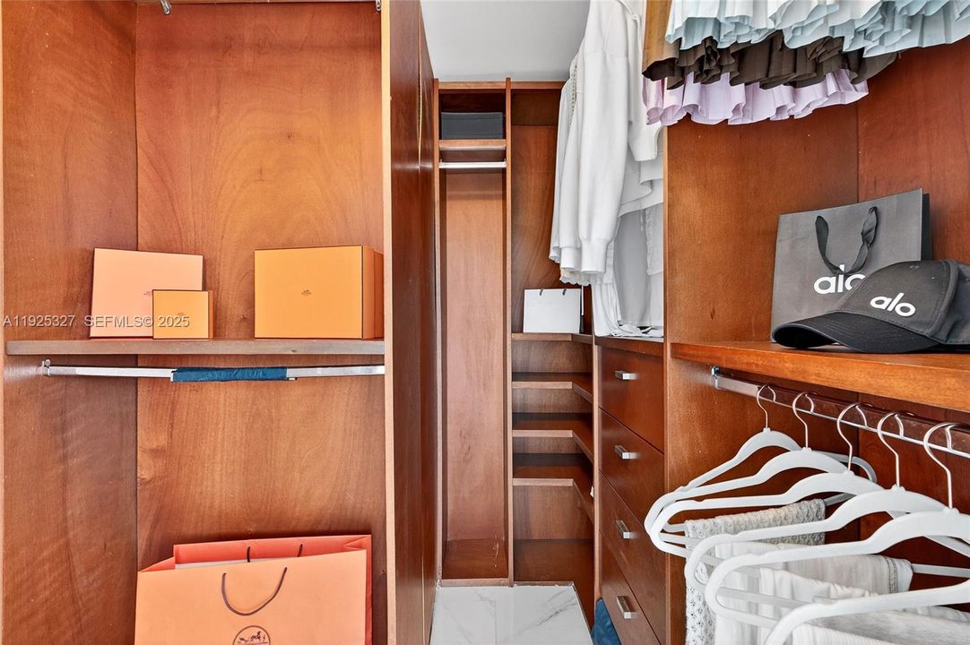 For Sale: $774,900 (2 beds, 2 baths, 1449 Square Feet)