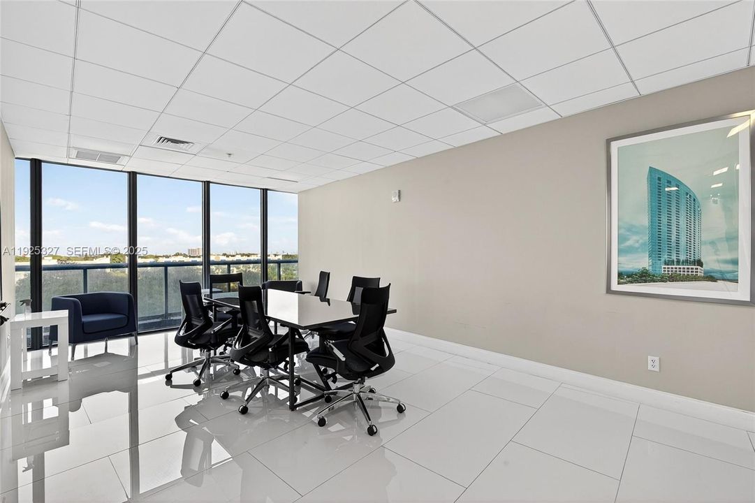 For Sale: $774,900 (2 beds, 2 baths, 1449 Square Feet)