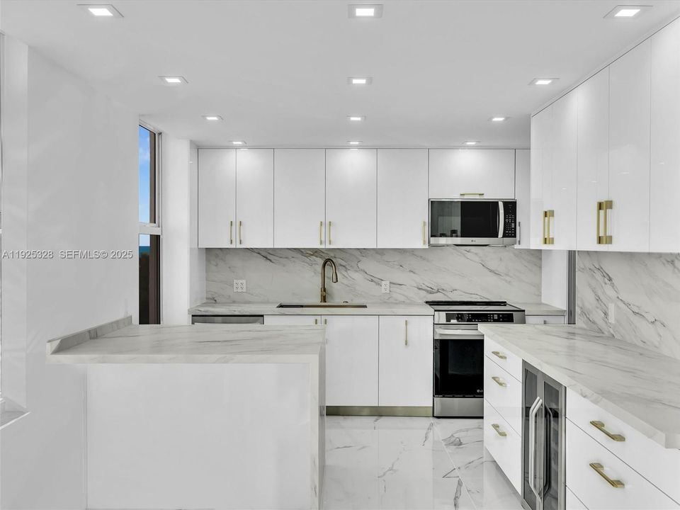 На продажу: $749,000 (2 спален, 2 ванн, 1552 Квадратных фут)