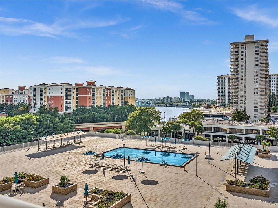 На продажу: $749,000 (2 спален, 2 ванн, 1552 Квадратных фут)