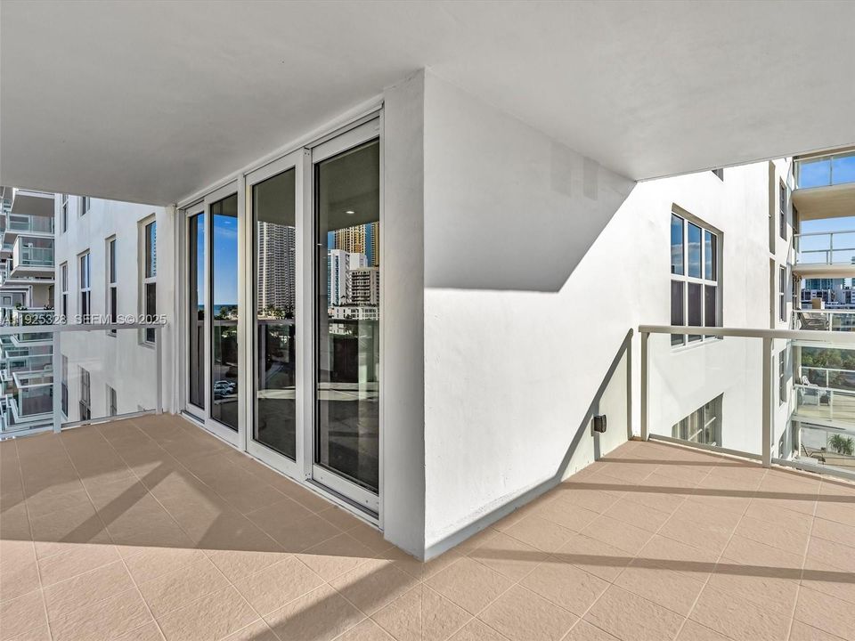 На продажу: $749,000 (2 спален, 2 ванн, 1552 Квадратных фут)