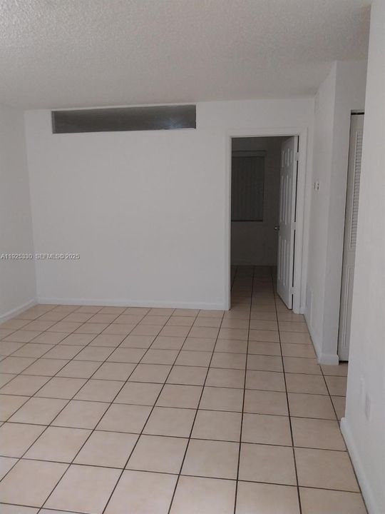 For Rent: $1,800 (2 beds, 1 baths, 664 Square Feet)
