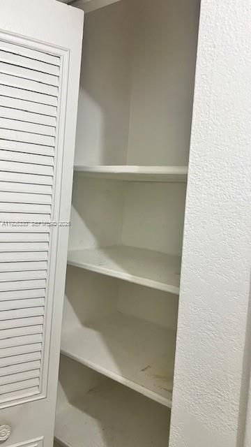 For Rent: $1,800 (2 beds, 1 baths, 664 Square Feet)