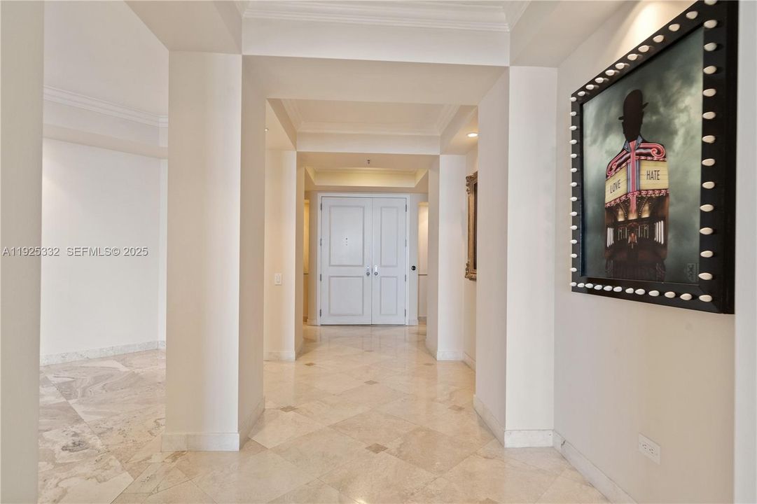 出租: $12,500 (3 贝兹, 3 浴室, 2510 平方英尺)