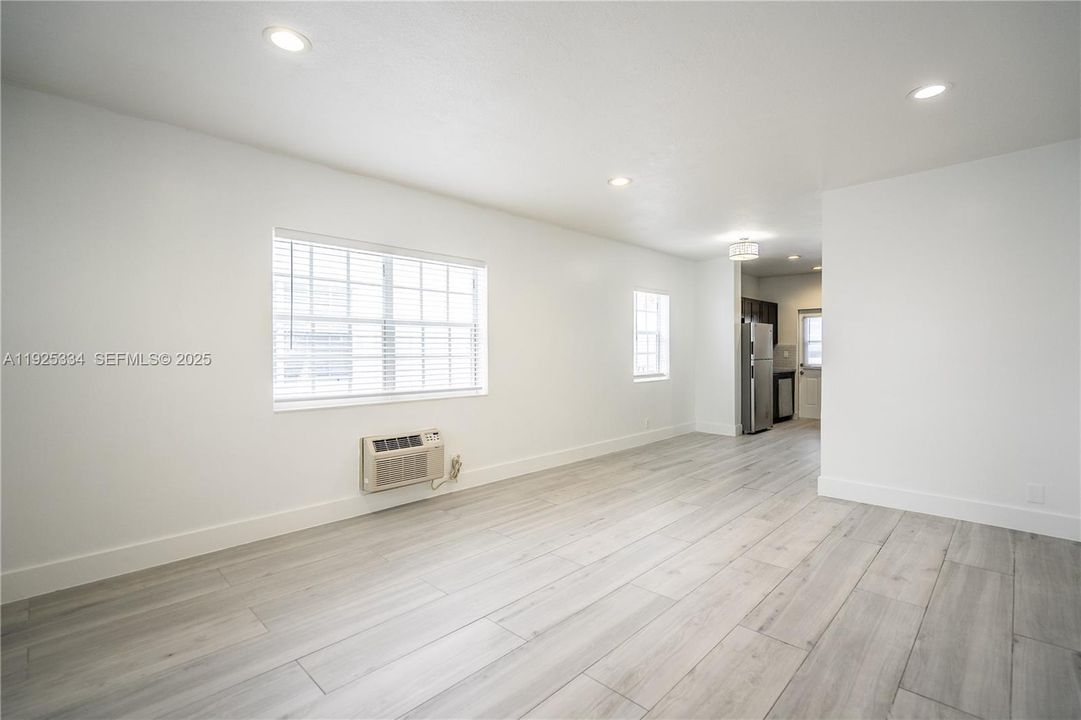 出租: $1,875 (1 贝兹, 1 浴室, 650 平方英尺)