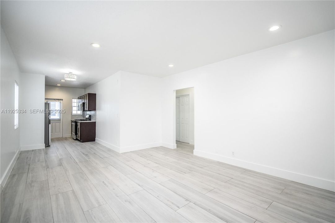 出租: $1,875 (1 贝兹, 1 浴室, 650 平方英尺)