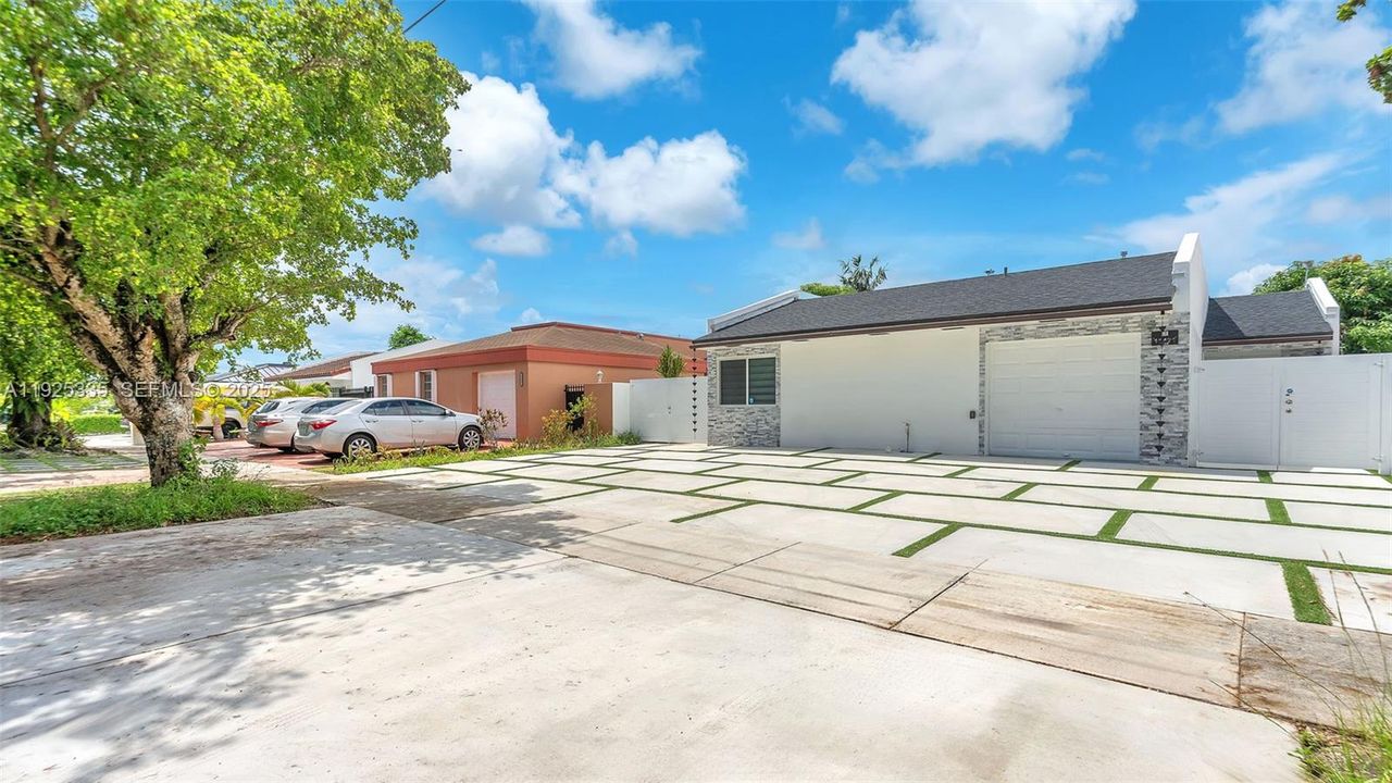 En Renta: $4,600 (4 camas, 2 baños, 1584 Pies cuadrados)