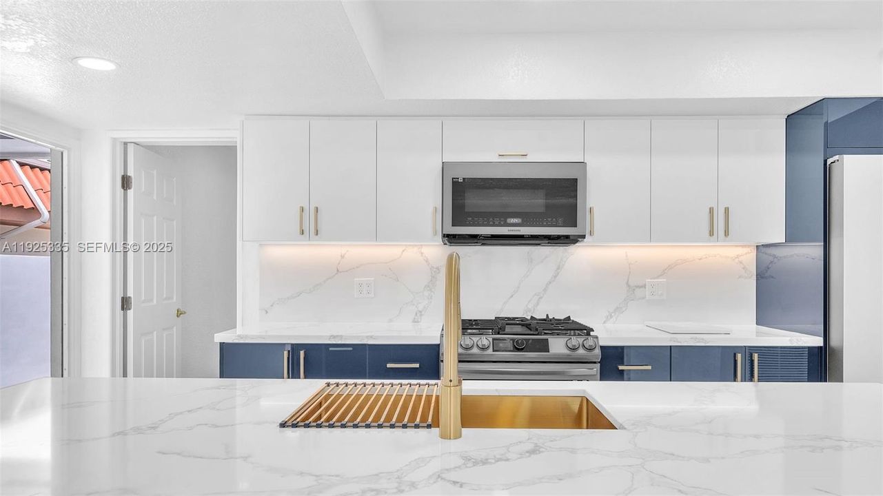 En Renta: $4,600 (4 camas, 2 baños, 1584 Pies cuadrados)