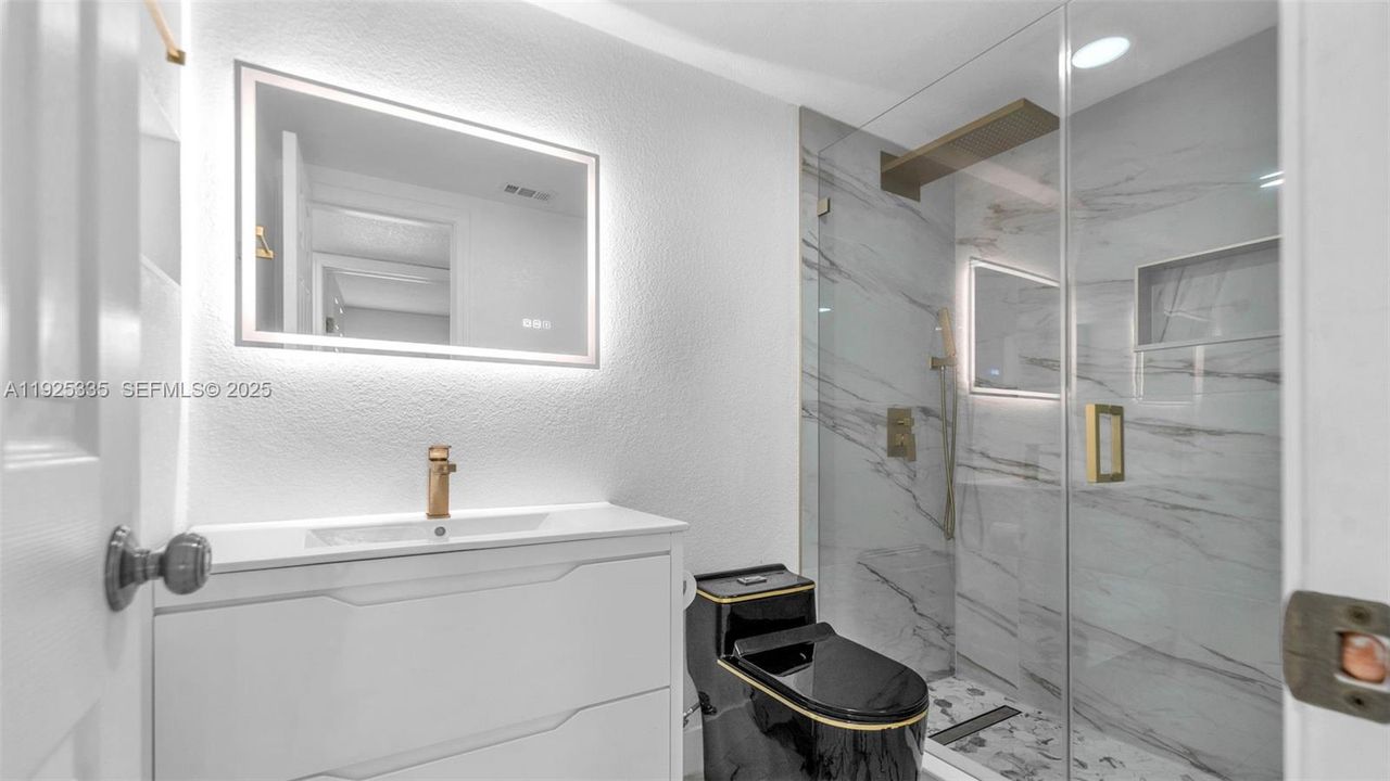 En Renta: $4,600 (4 camas, 2 baños, 1584 Pies cuadrados)