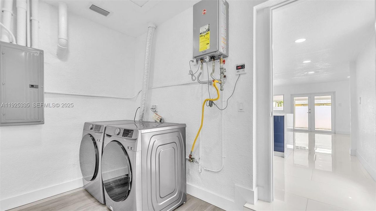 En Renta: $4,600 (4 camas, 2 baños, 1584 Pies cuadrados)