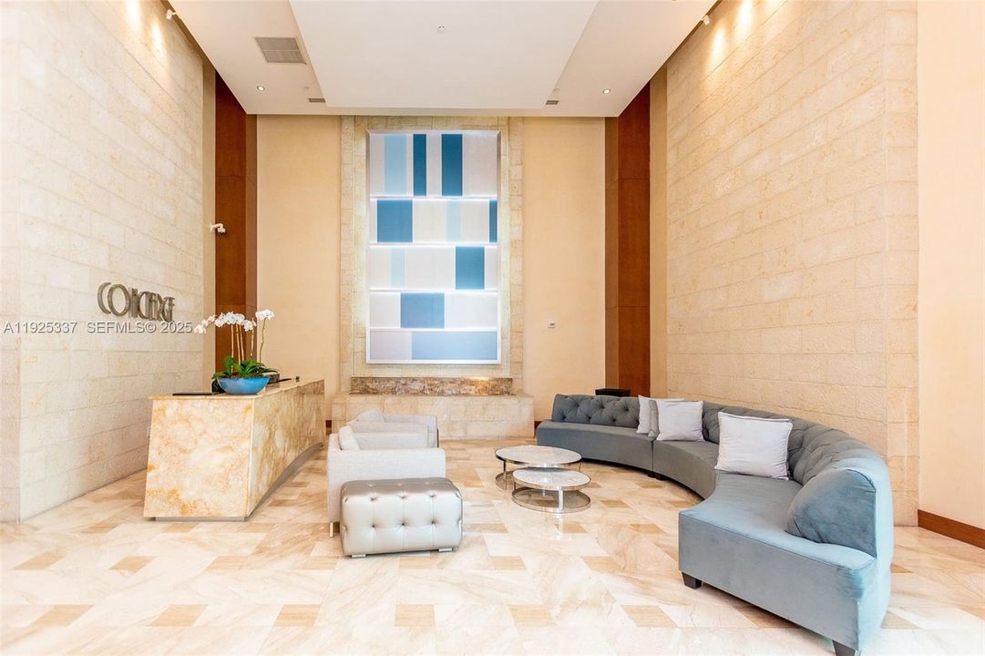 For Sale: $460,000 (1 beds, 1 baths, 987 Square Feet)