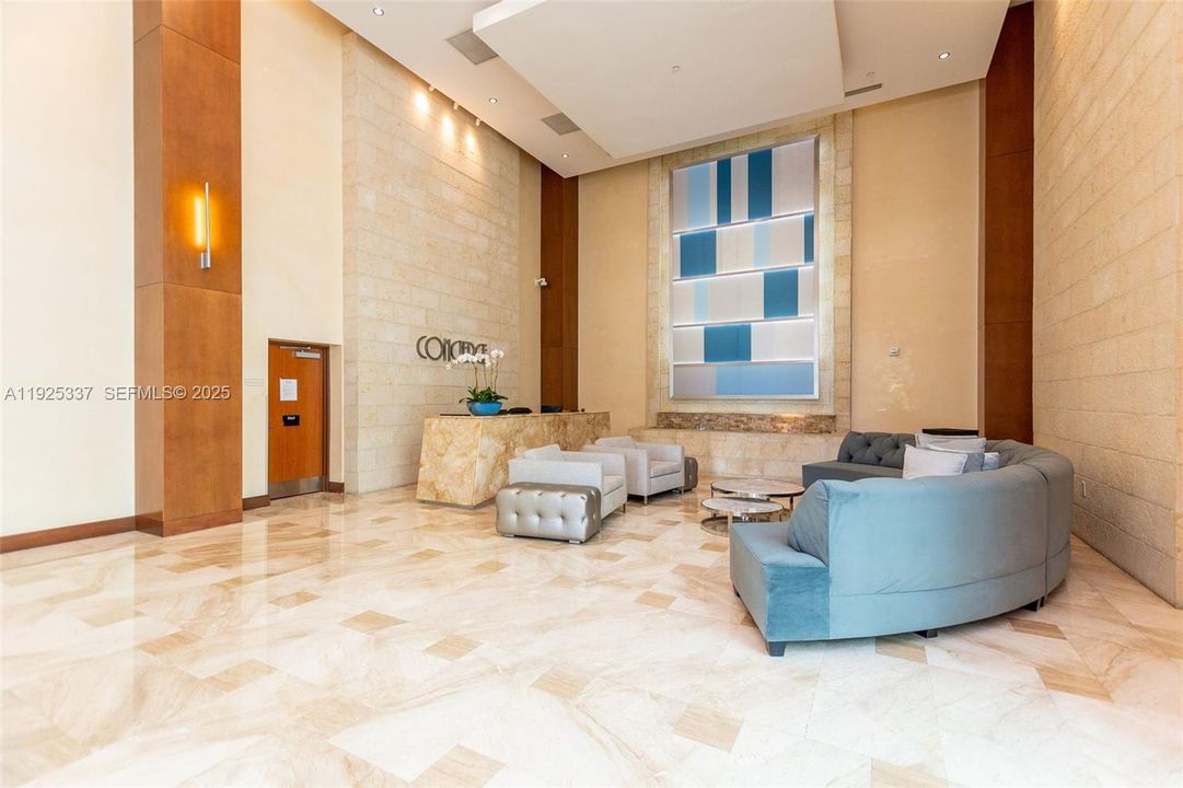 For Sale: $460,000 (1 beds, 1 baths, 987 Square Feet)