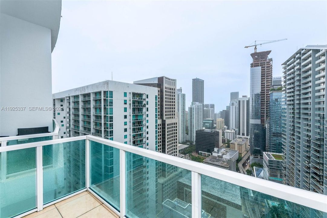 For Sale: $460,000 (1 beds, 1 baths, 987 Square Feet)