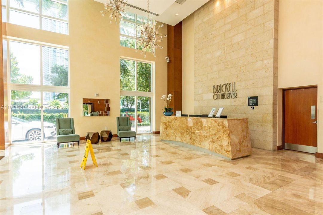 For Sale: $460,000 (1 beds, 1 baths, 987 Square Feet)