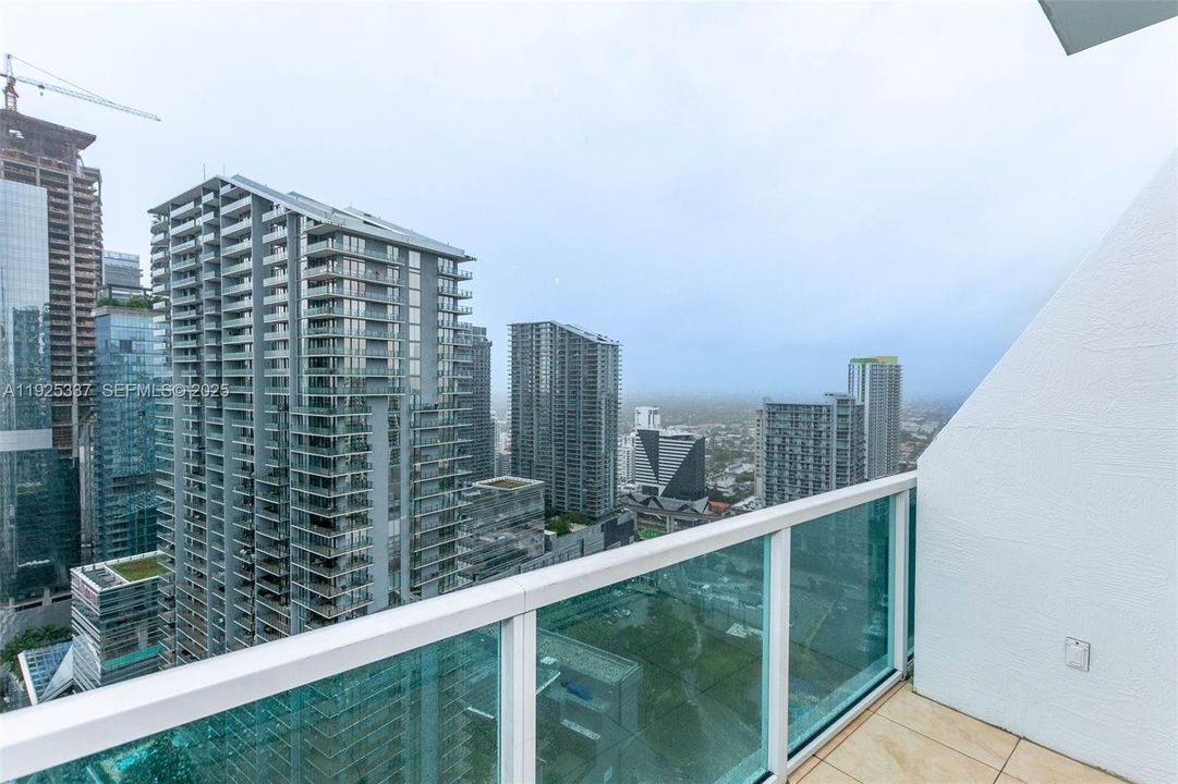 For Sale: $460,000 (1 beds, 1 baths, 987 Square Feet)