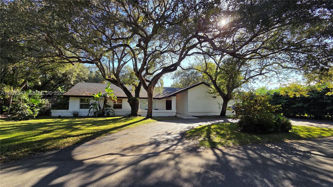 For Rent: $7,300 (4 beds, 2 baths, 2646 Square Feet)