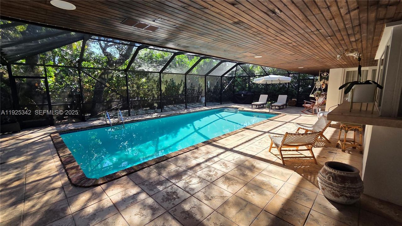 For Rent: $7,300 (4 beds, 2 baths, 2646 Square Feet)