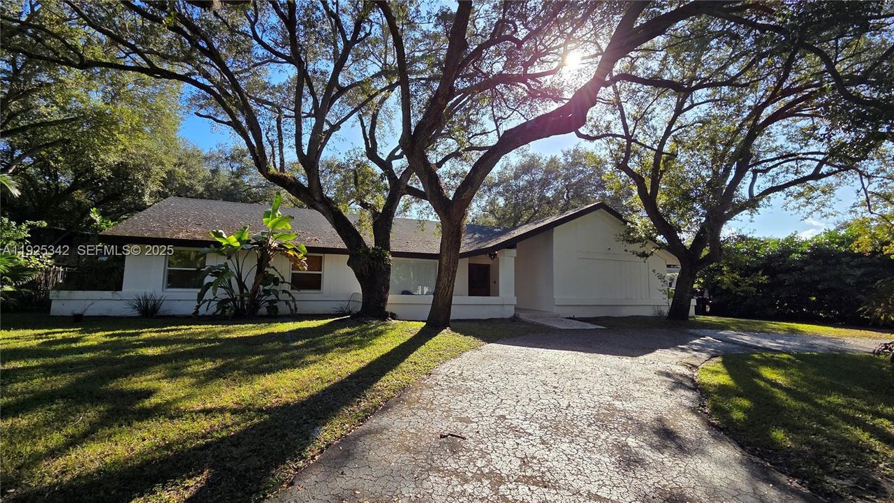 For Rent: $7,300 (4 beds, 2 baths, 2646 Square Feet)