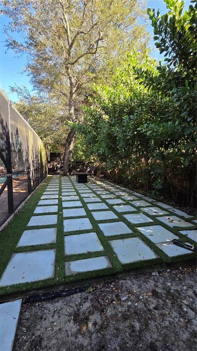 For Rent: $7,300 (4 beds, 2 baths, 2646 Square Feet)