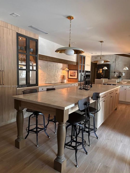 For Rent: $7,300 (4 beds, 2 baths, 2646 Square Feet)