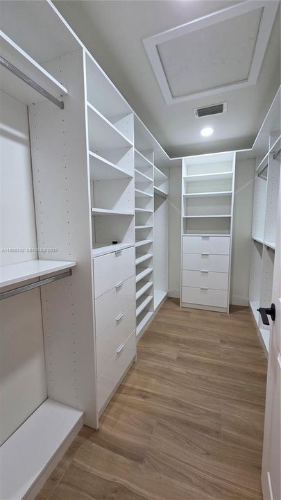 For Rent: $7,300 (4 beds, 2 baths, 2646 Square Feet)