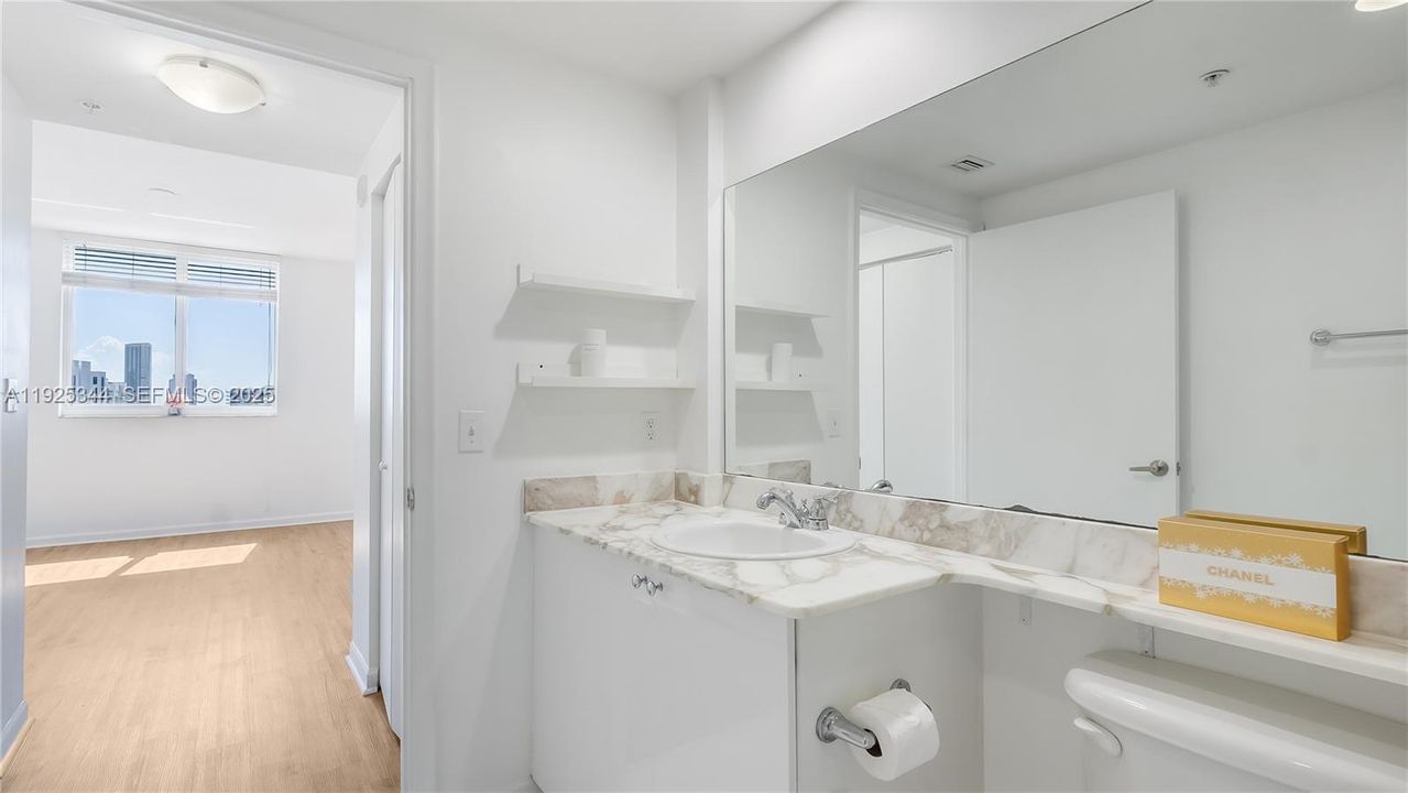 For Rent: $2,900 (2 beds, 2 baths, 1073 Square Feet)