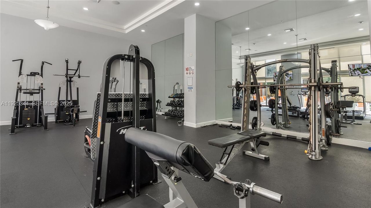 For Rent: $2,900 (2 beds, 2 baths, 1073 Square Feet)