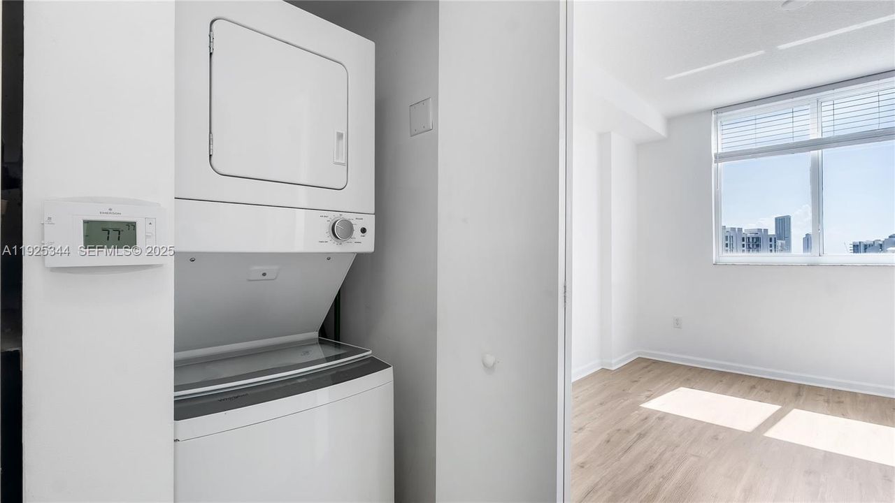 For Rent: $2,900 (2 beds, 2 baths, 1073 Square Feet)