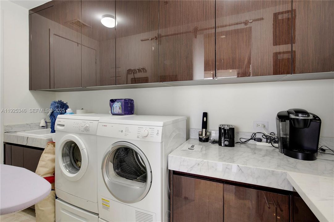 В аренду: $39,000 (3 спален, 3 ванн, 3128 Квадратных фут)