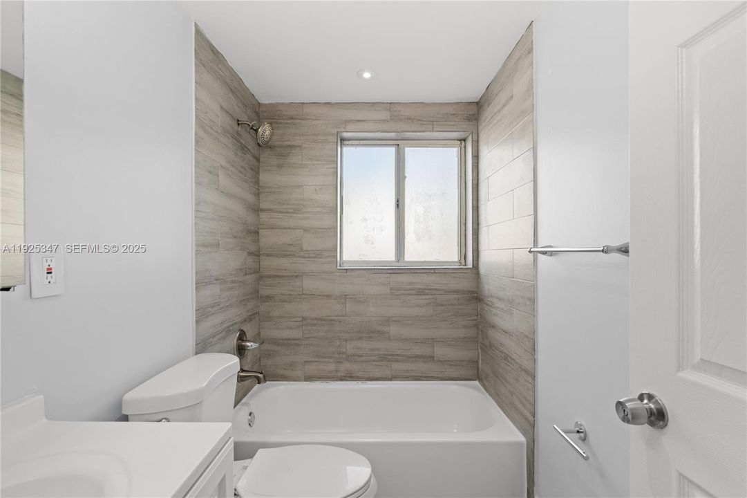 En Renta: $1,950 (2 camas, 1 baños, 855 Pies cuadrados)