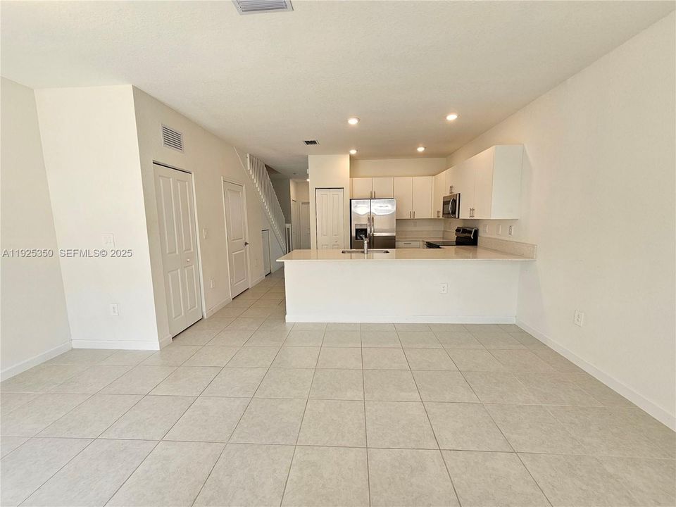 For Sale: $427,500 (3 beds, 2 baths, 1393 Square Feet)