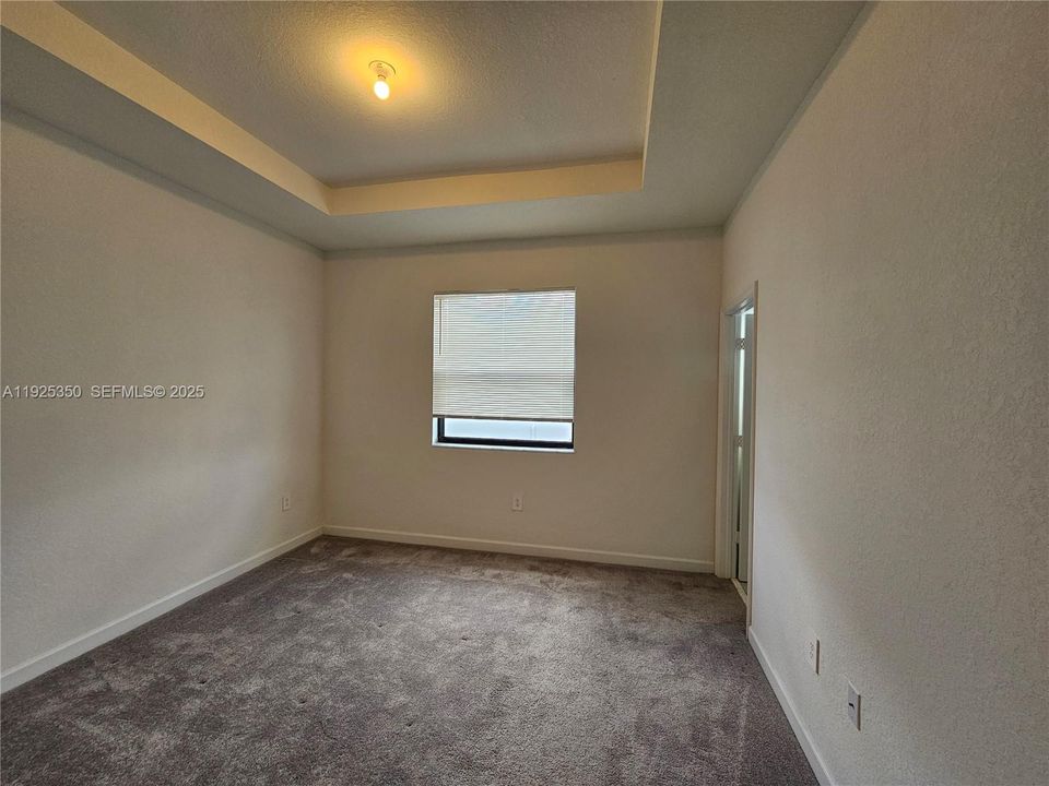 For Sale: $427,500 (3 beds, 2 baths, 1393 Square Feet)