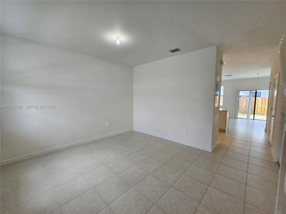 For Sale: $427,500 (3 beds, 2 baths, 1393 Square Feet)