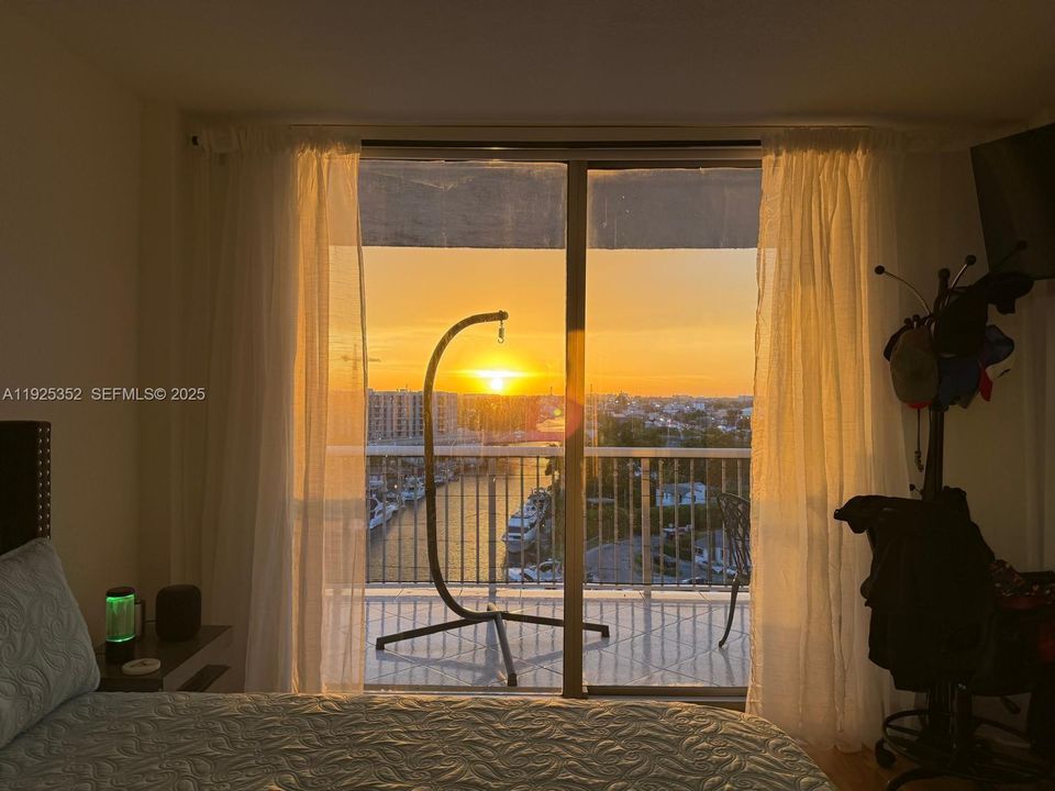 For Sale: $419,900 (3 beds, 2 baths, 1229 Square Feet)