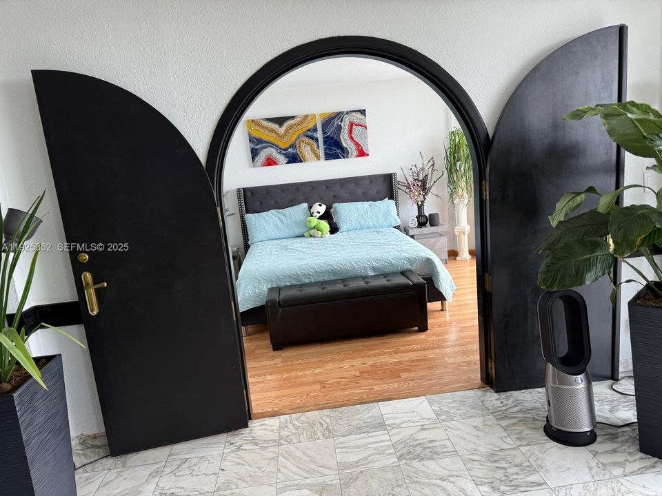 For Sale: $419,900 (3 beds, 2 baths, 1229 Square Feet)