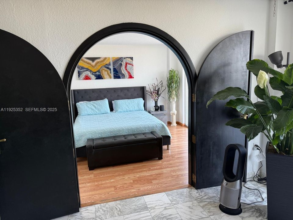 For Sale: $419,900 (3 beds, 2 baths, 1229 Square Feet)